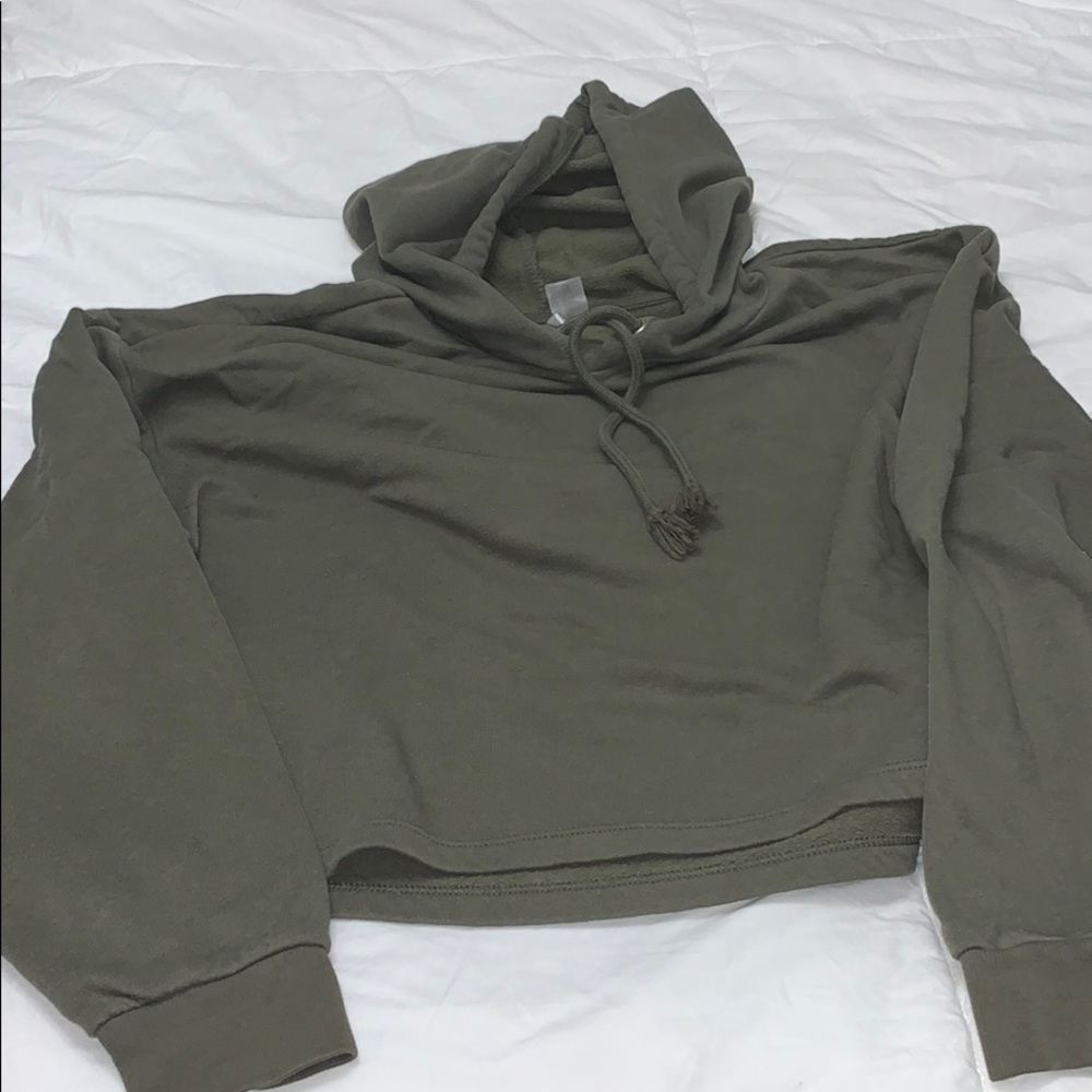 Army green H&M crop sweatshirt